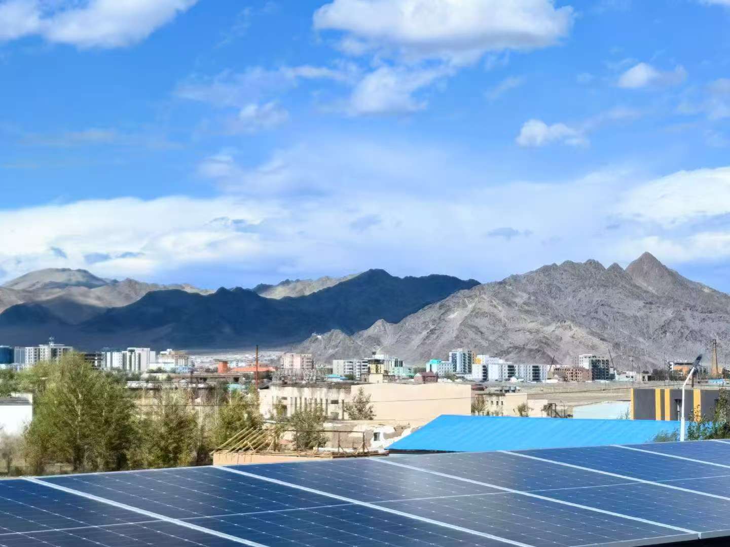 Lynsa Solar production line