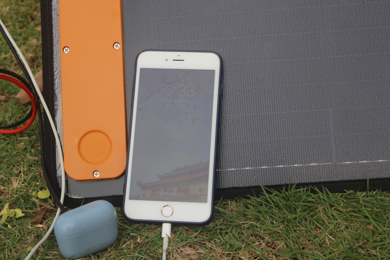 Lynsa Solar charger panel application mobilephone bluetooth earplug